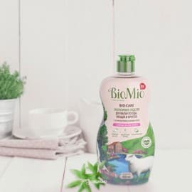 Экологичное средство для мытья посуды, овощей и фруктов с эфирным маслом вербены и экстрактом хлопка 450мл BioMio 100572